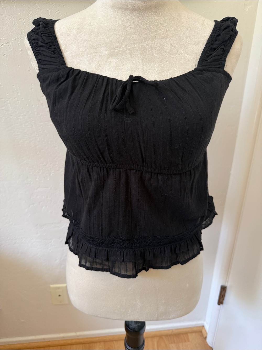 Tilly's girls RSQ Black Ruffle Babydoll top with tie. Black